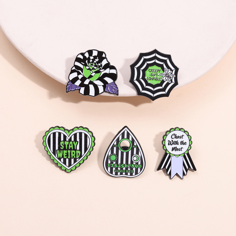 Chost With The Most Enamel Pin - مراجعة Board Game Horror وسعره