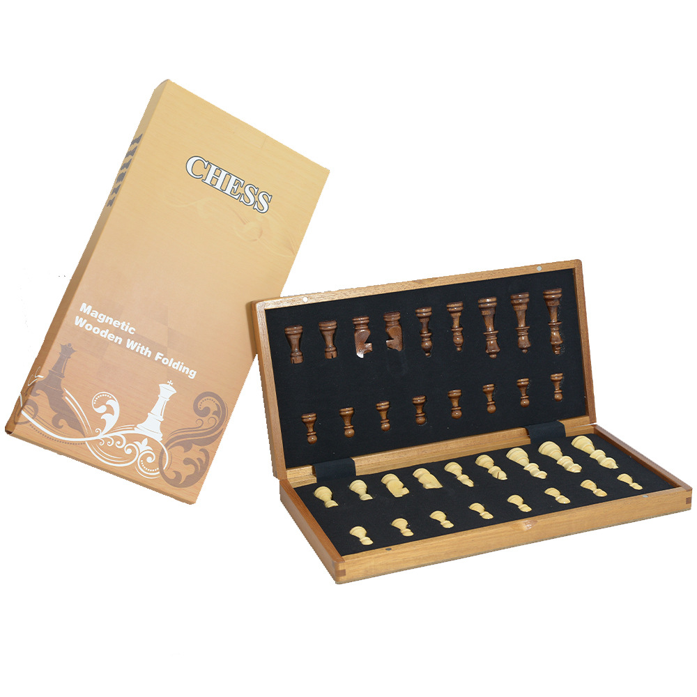 Magnetic Wooden Folding Chess  - مراجعة Board Game Yearbook وسعره