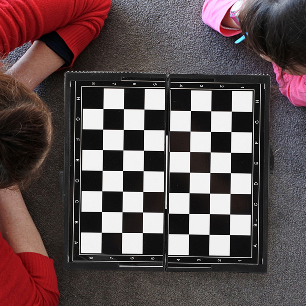 Mini Chess Board Interesting C - مراجعة Board Game Yearbook وسعره