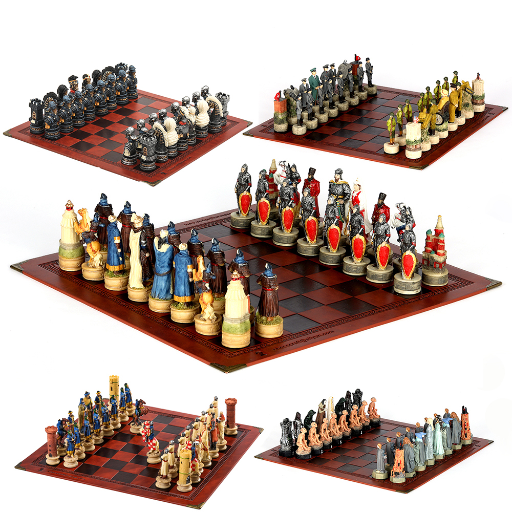 War-themed Chess Set Genghis K - مراجعة Board Game Yearbook وسعره