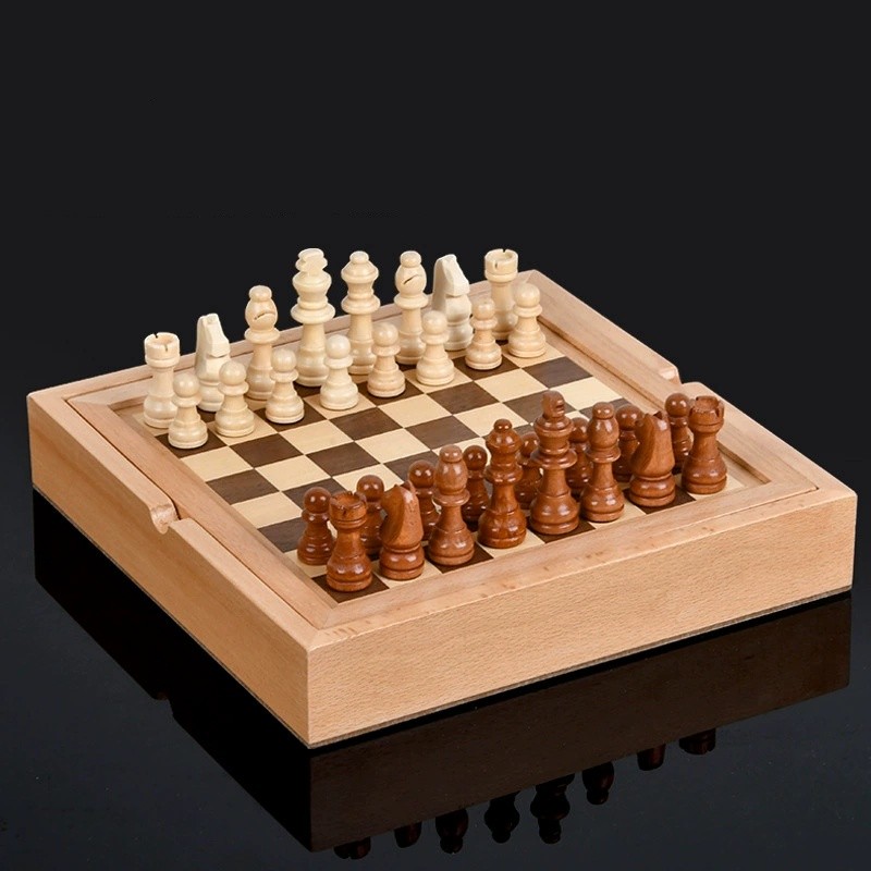 5 in 1 Wooden Chess Board Hand - مراجعة Board Game Yearbook وسعره